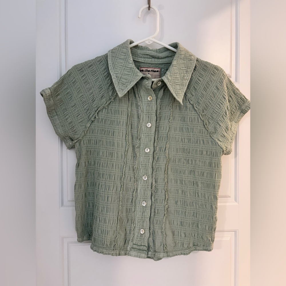 We The Free Green Textured Button-Up Top EUC